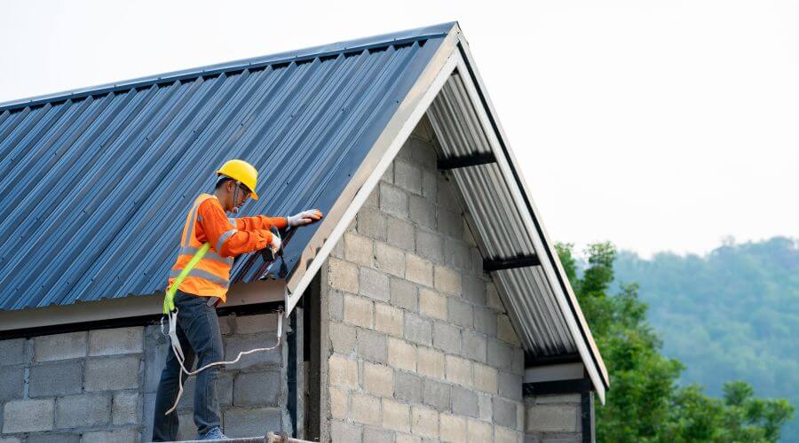 Professional residential roofers in Miami, NM